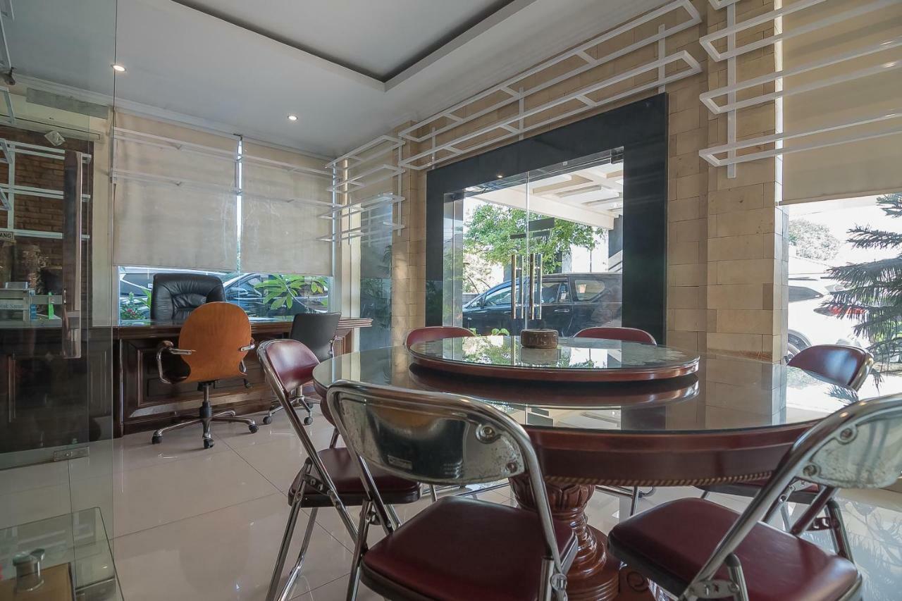Reddoorz Plus Near Cambridge City Square 2 Medan Exterior photo