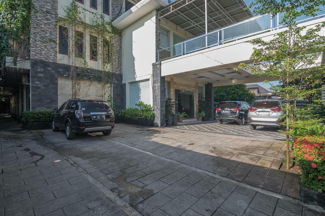 Reddoorz Plus Near Cambridge City Square 2 Medan Exterior photo