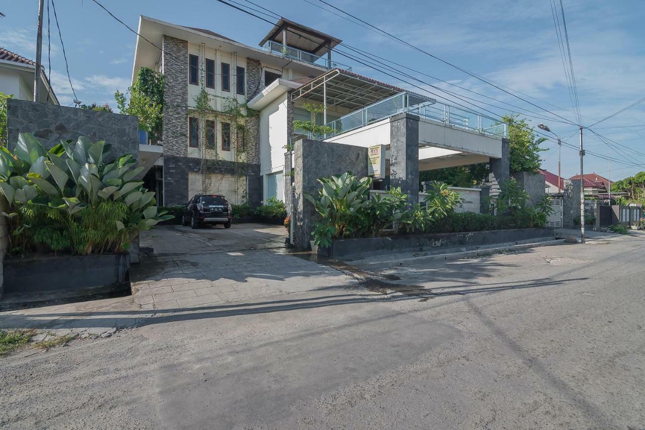 Reddoorz Plus Near Cambridge City Square 2 Medan Exterior photo