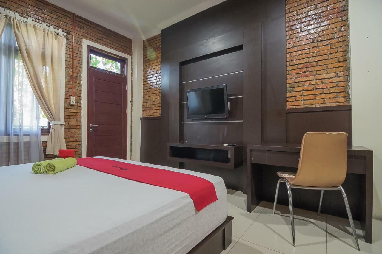 Reddoorz Plus Near Cambridge City Square 2 Medan Exterior photo