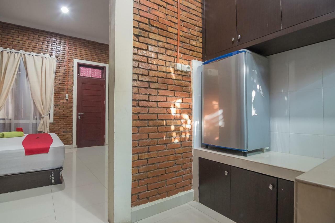 Reddoorz Plus Near Cambridge City Square 2 Medan Exterior photo