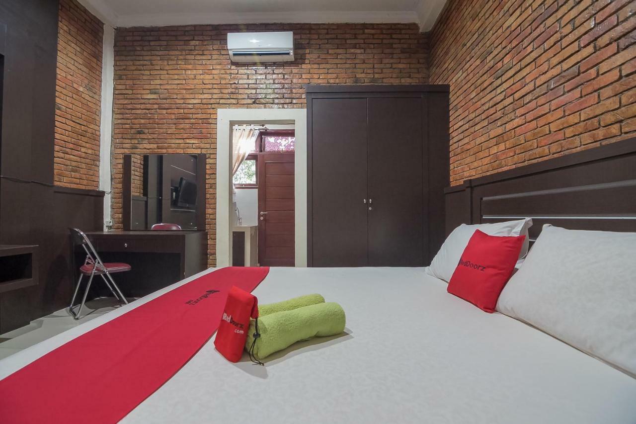 Reddoorz Plus Near Cambridge City Square 2 Medan Exterior photo