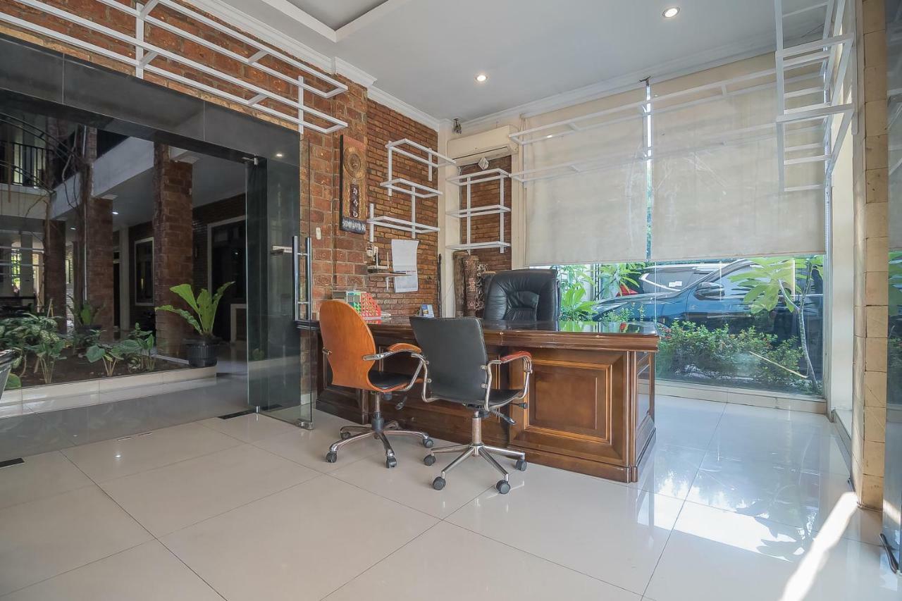 Reddoorz Plus Near Cambridge City Square 2 Medan Exterior photo