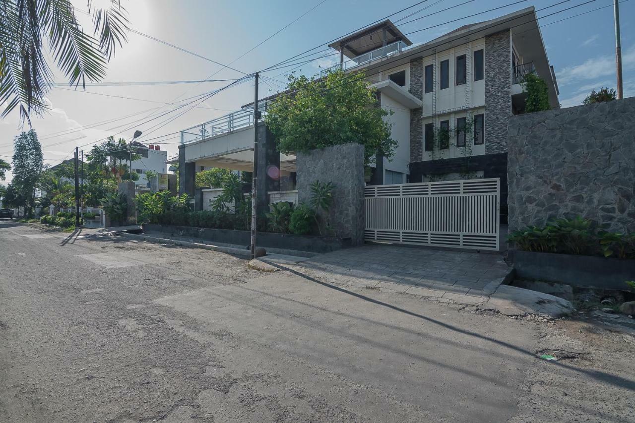 Reddoorz Plus Near Cambridge City Square 2 Medan Exterior photo