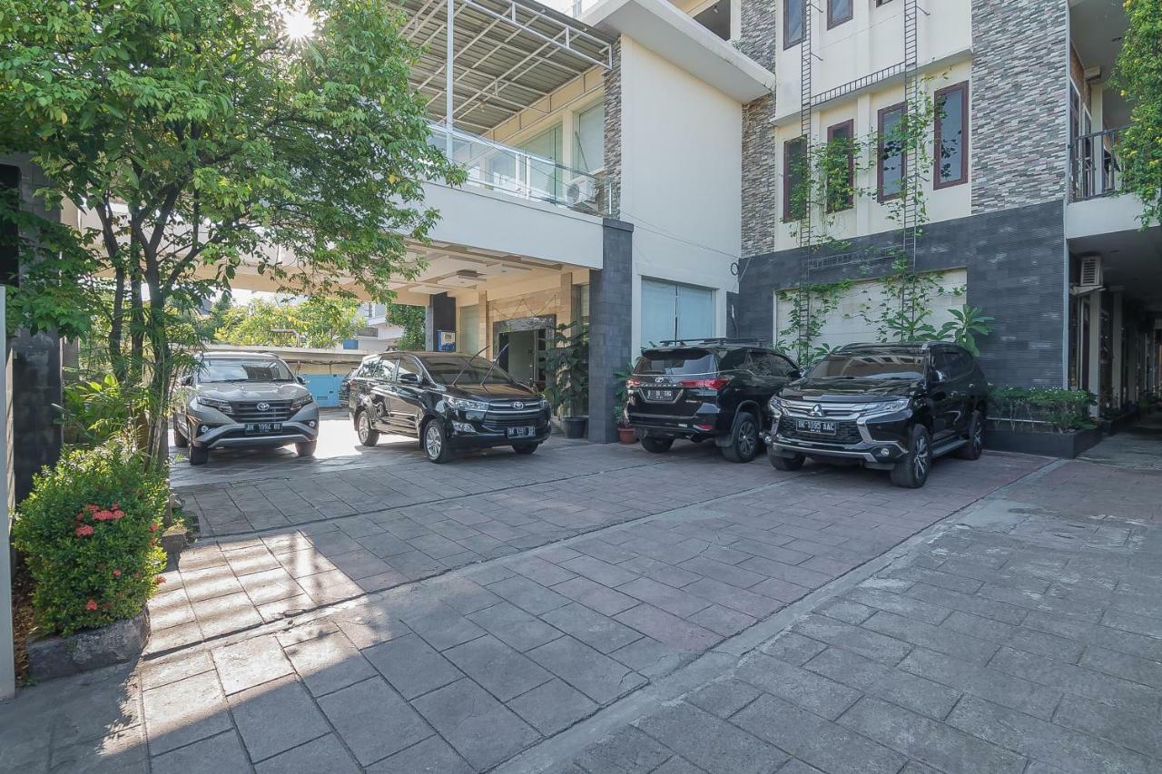 Reddoorz Plus Near Cambridge City Square 2 Medan Exterior photo